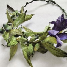 Necklace model Lilies In a Green Vase